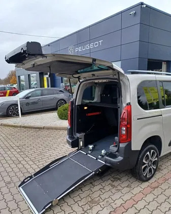 samochody osobowe Peugeot Rifter cena 69990 przebieg: 50000, rok produkcji 2021 z Legnica